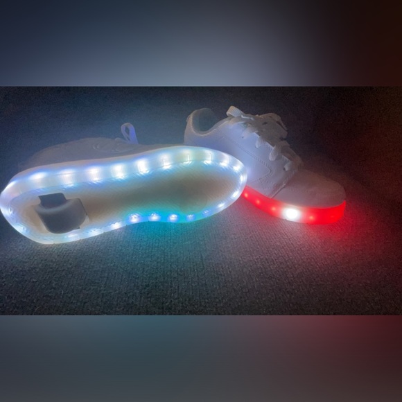 EUC Light Up Heelys - Picture 9 of 9